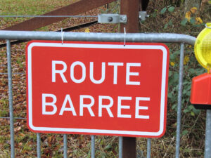 Route barrée an der Rue des Chapelles zu Kruuchten