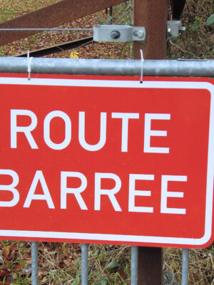 Route barrée an der Rue des Chapelles zu Kruuchten